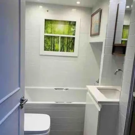 Kensington Apartment With 2 Bedrooms 1 Living Room And Patio London Exterior photo