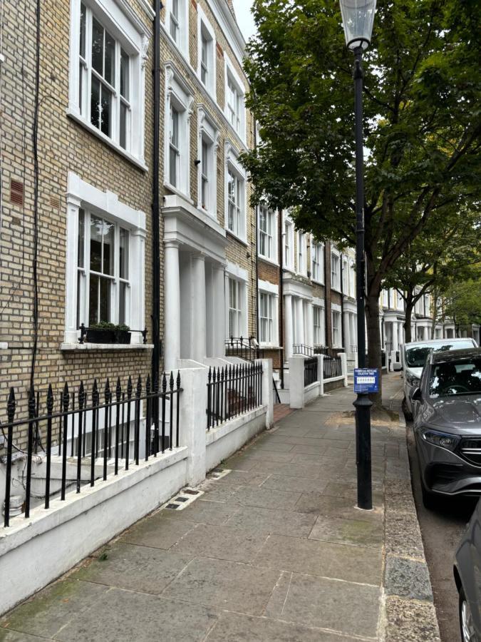 Kensington With 2 Bedrooms 1 Living And Patio * London